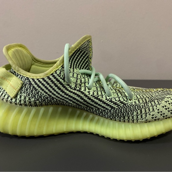Men’s adidas Yeezy Boost 350 V2 Yeezreel Non-Reflective Kanye West Size 8.5 - Picture 4 of 14
